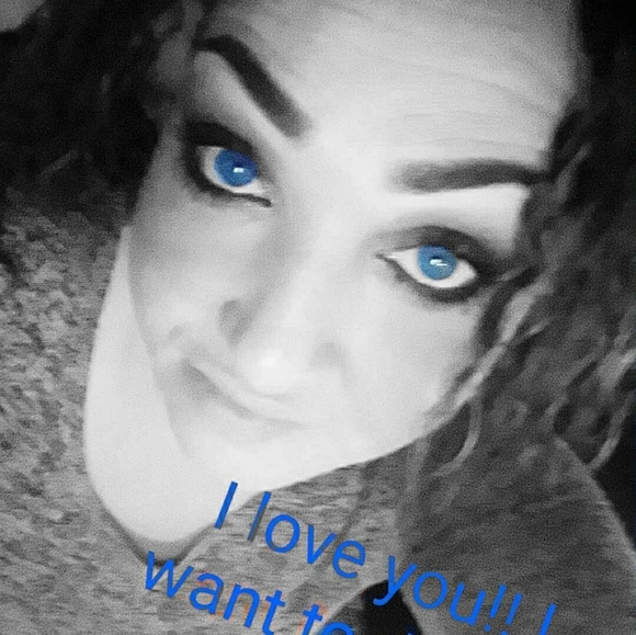 Meet your Posher, Van & April Cook - Picture 12 of 14